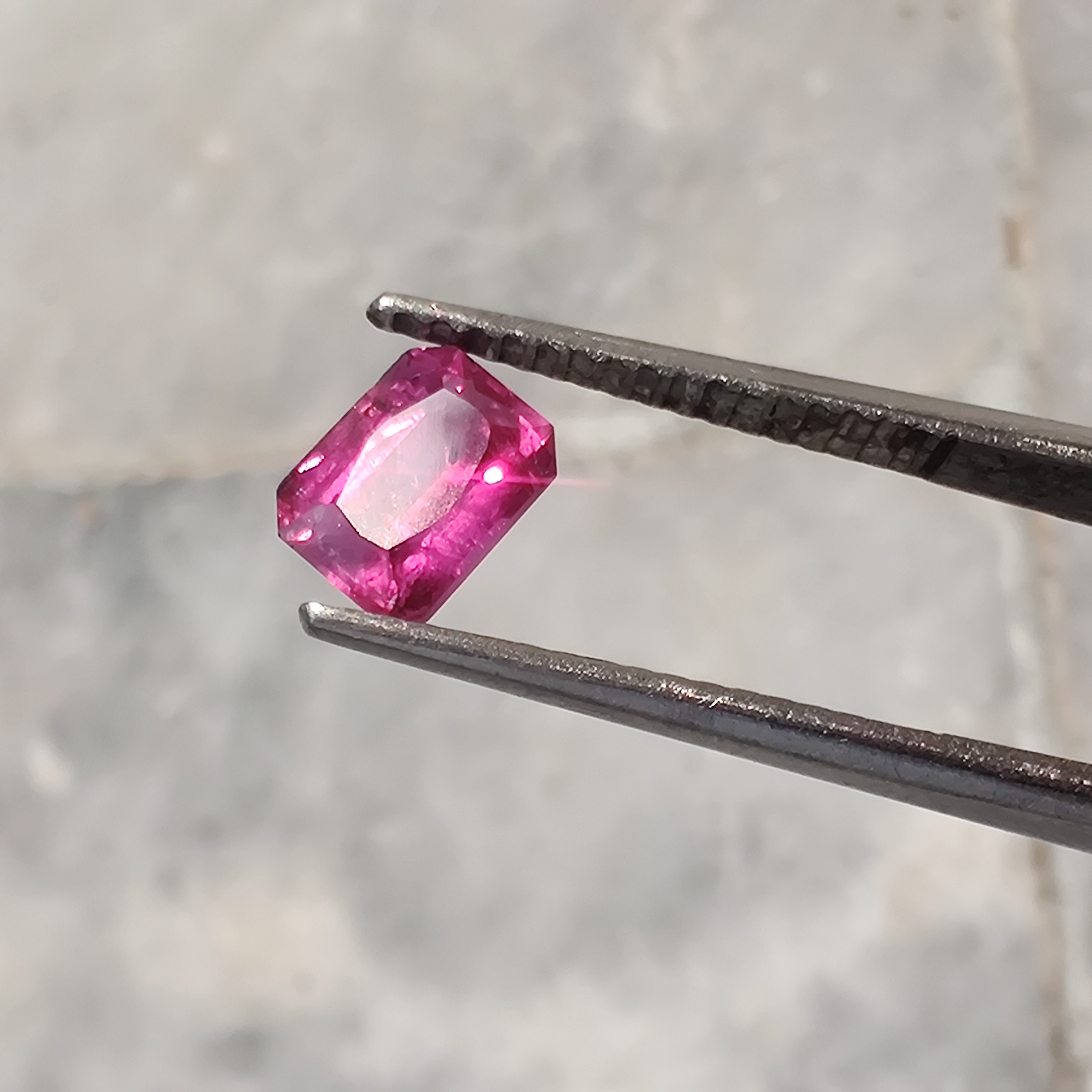 Natural Kashmir Pink Sapphire 1.10 ct view 3